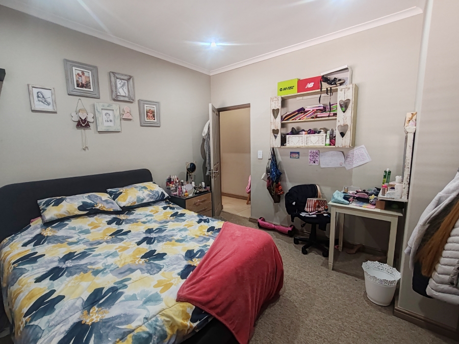 4 Bedroom Property for Sale in Country Club Western Cape